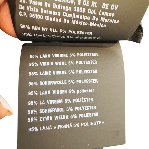 PRADA***Thick Navy Cable Knit Scarf****One Size***$1,270 - Picture 10 of 10